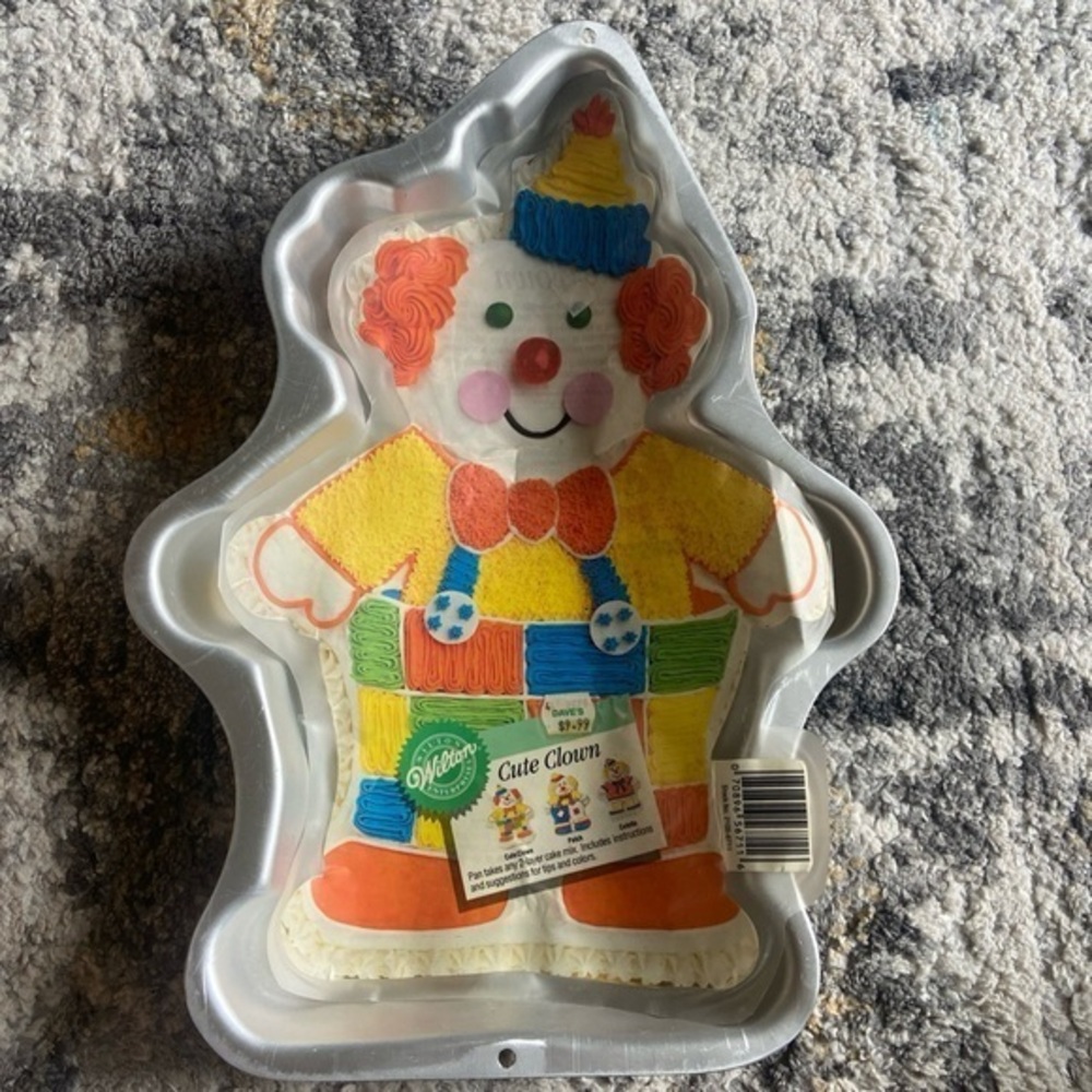 Vintage 1993 Wilton Cute Clown Patch Colette Cake Pan  Character Birthday